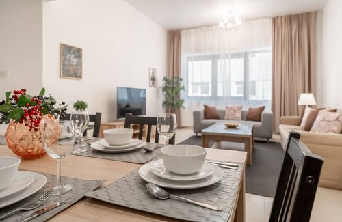 Dubai Apartment | Cozy Apartment in Al Nahda with Pool and Gym