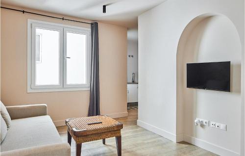 Old Town Apartment | Cozy Apartment In Cádiz With Wifi