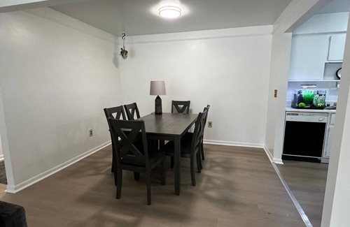 Drayton Plains Apartment | Cozy apartment in charming Walled Lake with AC, WiFi