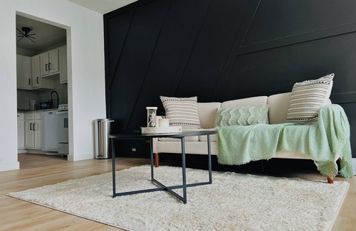 South Park Hill Apartment | Cozy Apartment in Denver