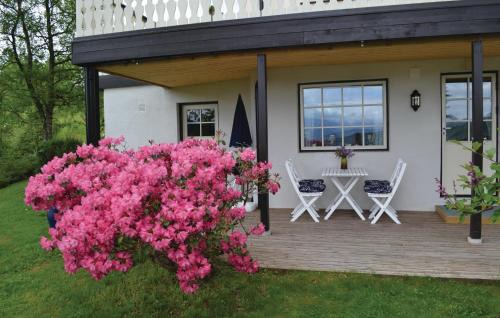 Kvam Apartment | Cozy Apartment In Norheimsund With Wifi
