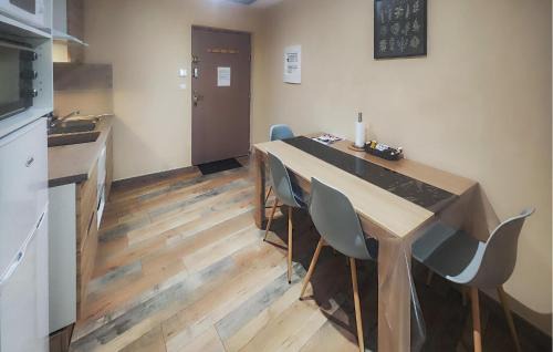 Saint-Chinian Apartment | Cozy Apartment In Saint Chinian