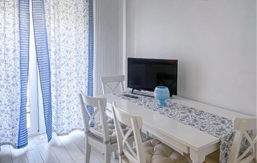 Taranto Apartment | Cozy Apartment In Taranto With Wifi