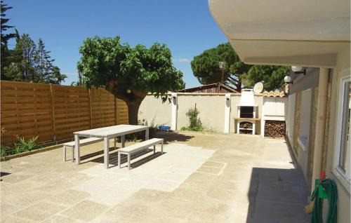 Vinassan Apartment | Cozy Apartment In Vinassan With Wifi