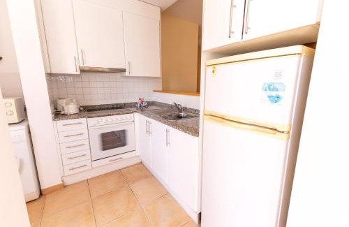 Puerto de Pollensa Apartment | Cozy apartment near the sea with wifi and pool