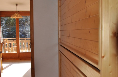 Chatel Apartment | Cozy Apartment Near Linga Ski Area, Balcony, and Free Parking!