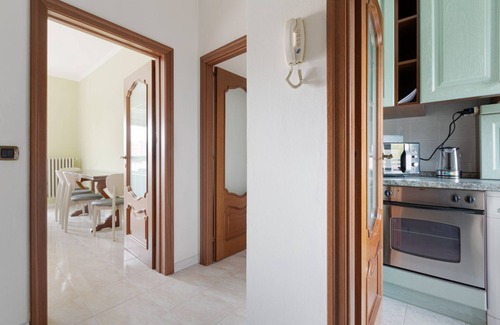 Gallaratese Apartment | Cozy apartment of 110 sqm, able to accommodate up to 6 people, located on the fourth floor of a building with elevator (NOT suitable for disabled people), in a residential context surrounded by greenery.The area is very quiet and well connected thanks to