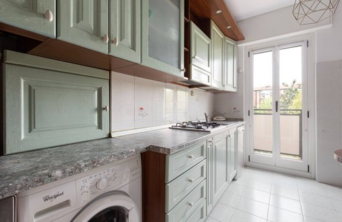 Gallaratese Apartment | Cozy apartment of 110 sqm, able to accommodate up to 6 people, located on the fourth floor of a building with elevator (NOT suitable for disabled people), in a residential context surrounded by greenery.The area is very quiet and well connected thanks to