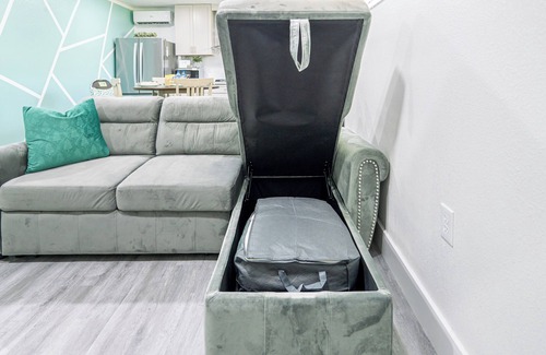Tavares Apartment | Cozy APT~ 1-bedroom with additional pull out Sofa bed, Patio and Firepit & more!