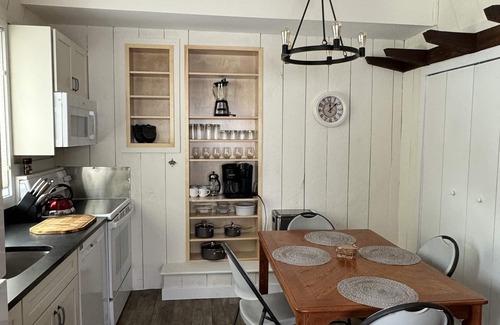 West Dover Apartment | Cozy apt 1 mile from Mt. Snow. New remodel, monthly rental - utilities included!