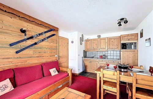La Toussuire Apartment | Cozy Apt for 4 with Balcony, Indoor Pool, Parking & Close to Slopes & Shops