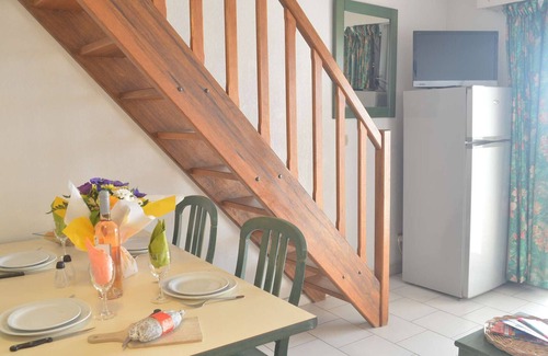 Frejus Plage Apartment | Cozy apt with loft, terrace and parking in Fréjus