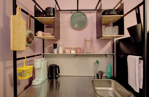 La Grande Apartment | Cozy art filled apartment with private entrance