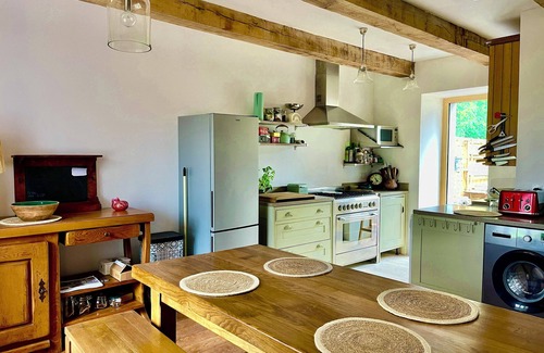 Plumieux Cottage | Cozy & Artistic 2-Bedroom Cottage Near Brocéliande