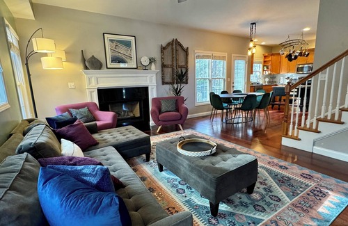 Asheville House | Cozy Asheville Getaway w Hot Tub 8 minutes from downtown!