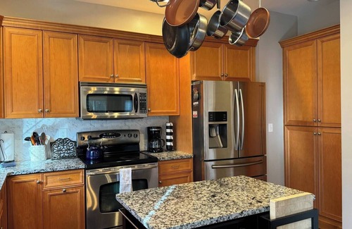 Asheville House | Cozy Asheville Getaway w Hot Tub 8 minutes from downtown!
