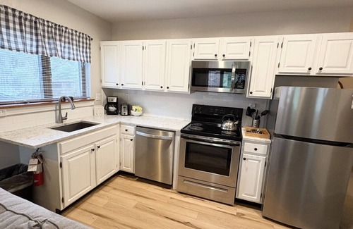 Bartlett Condo | Cozy Attitash Getaway: 10 min walk to Attitash w/Pool & Hot tub - Storyland