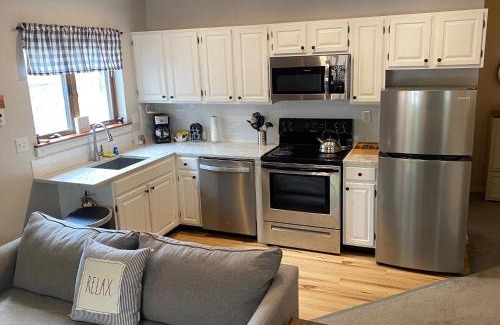 Bartlett House | COZY ATTITASH GETAWAY - Walk to lifts, Pool, Hot tub, Game room, Storyland