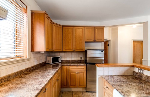 Saint Henri Apartment | Cozy Atwater Canal 2 - NICE 2 BR APARTMENT + HUGE DECK near DOWNTOWN, SUBWAY