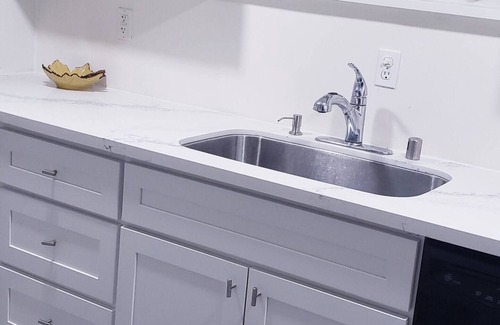 Juanita Apartment | Cozy Basement Apartment In Historic Home Near Lake