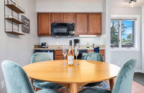 Acme Condo | 🏖️ Cozy Bayview 1BDR Walk-out Condo @ The Shores ➠ 5660