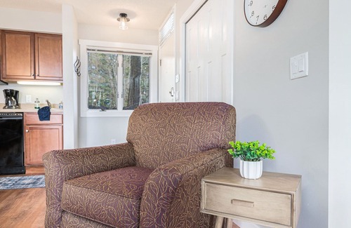 Acme Condo | 🏖️ Cozy Bayview 1BDR Walk-out Condo @ The Shores ➠ 5660