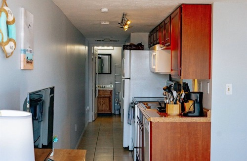 Hampton Apartment | Cozy Beach Haven w/Spacious Balcony