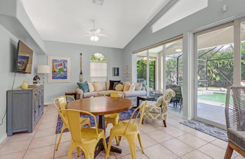 Naples Park House | Cozy Beach House - 5 minutes from Vanderbilt Beach
