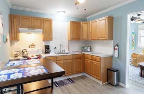 Villas House | Cozy beach retreat, 3-Bedroom Home in Villas, NJ, with the Best Sunsets!