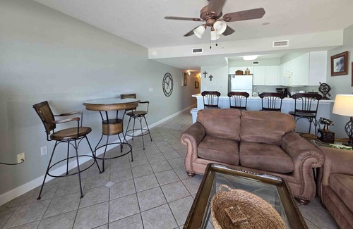 Fort Walton Beach Condo | Cozy beachfront condo with private balcony, shared pool & beach access
