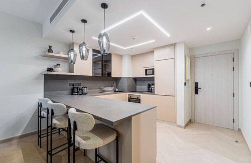 Dubai Marina Apartment | Cozy Beachside 1-bedroom in Murjan