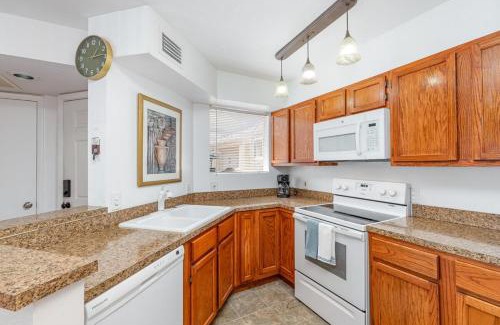 Ocean Side Village Apartment | Cozy Beachside Hideaway - BC104
