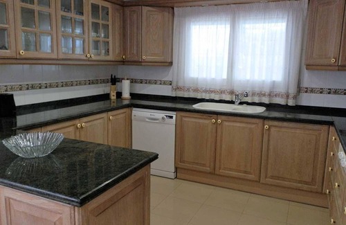 Riumar House | Cozy Beachside House: Private Pool, Free WiFi, Pet-Friendly, Near Dog Beach