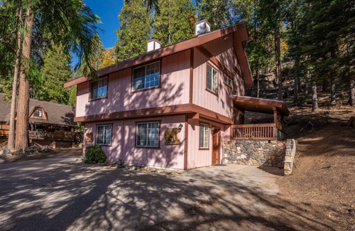 Yosemite West Cabin | Cozy Bear South – Charming 2 BDR Cabin within Yosemite!