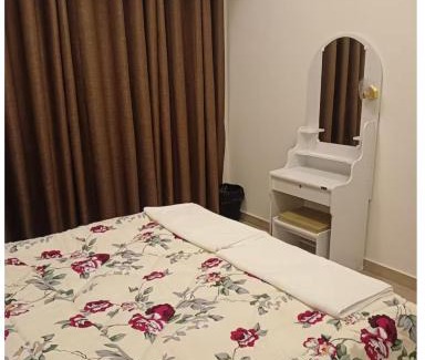 Ajman House | Cozy Beautiful Private Nerd with Shared Washroom