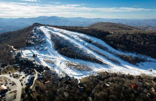 Banner Elk Apartment | Cozy Beech Mountain Studio Near Hiking, Biking & Slopes