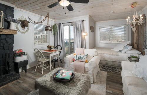 Banner Elk Apartment | Cozy Beech Mountain Studio Near Hiking, Biking & Slopes