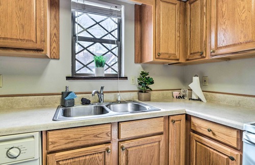 Burnsville Cabin | Cozy Blue Ridge Mtn Cabin w/Mountain Views!
