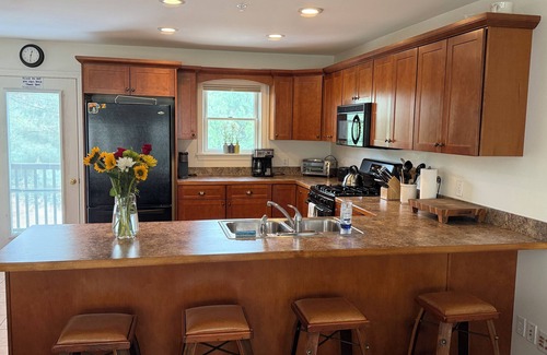 Bridgton House | Cozy Bridgton Townhome – Perfect for Family Fun On Pleasant Mountain