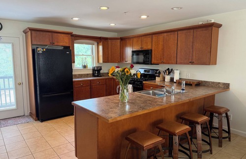 Bridgton House | Cozy Bridgton Townhome – Perfect for Family Fun On Pleasant Mountain