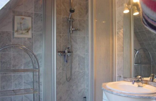 Breege Apartment | Cozy-bright feel-good maisonette in a quiet house with balcony, nice landlord