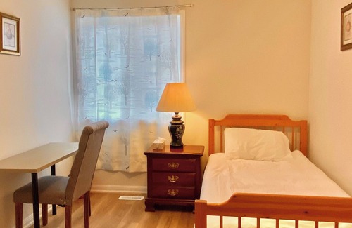 Halton Regional Municipality House | Cozy Bright Home in Milton