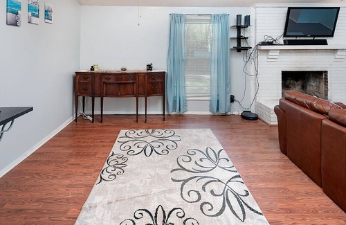 Charlotte House | Cozy Budget-Friendly 3B Home - Backyard w/Firepit