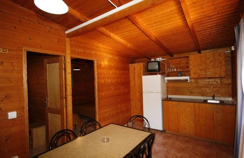 Miami Platja House | Cozy Bungalow at APCOSTAS Playa y Fiesta Camping, 100m from Beach, with Pool & Mini-Club