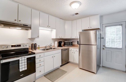 Wingate Apartment | Cozy Bungalow in Wingate w Patio, Grill, Firepit - Easy Access To Bypass & Monroe! 10% Off until Nov
