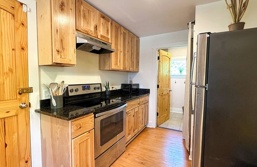 Wilmington Historic District House | Cozy Bungalow just off Castle St