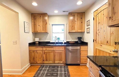 Wilmington Historic District House | Cozy Bungalow just off Castle St