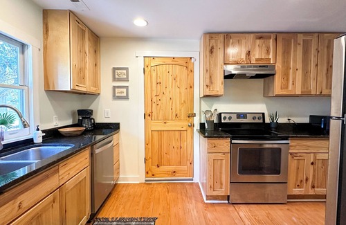 Wilmington Historic District House | Cozy Bungalow just off Castle St