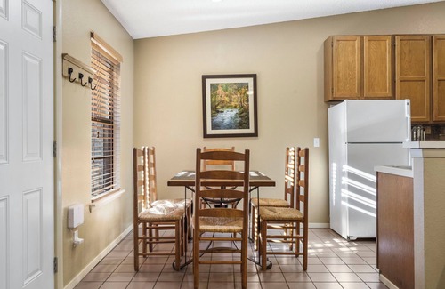 Kimberling City House | Cozy Bungalow w Boat Slip-Free Daily Tickets-Table Rock Lake Access-Outdoor Pool-Mini Golf