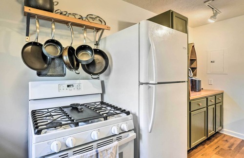 Byrdstown Cottage | Cozy Byrdstown Cottage - Seasonal Lake Views!
